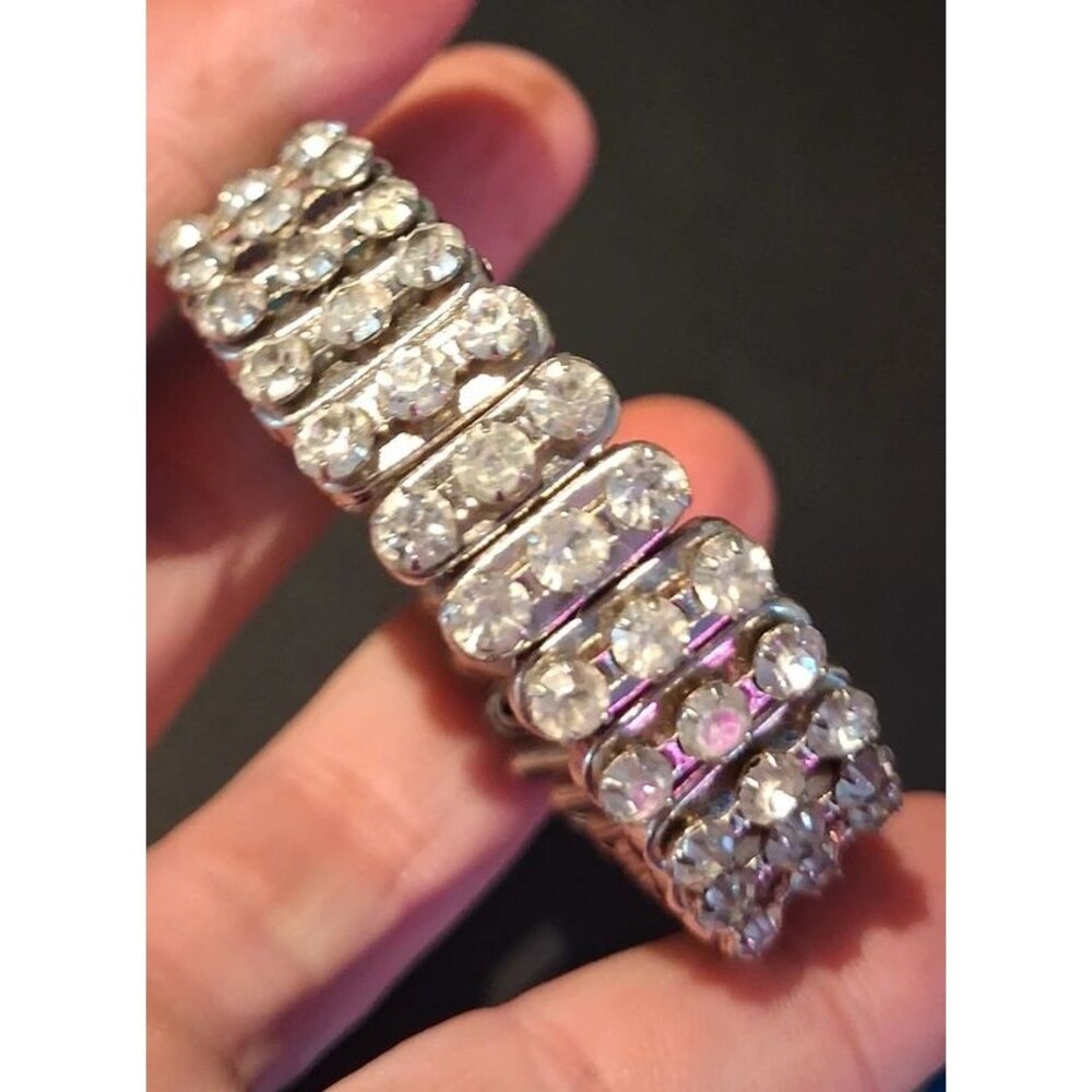 1950s extending rhinestone bracelet "made in British Hong Kong"